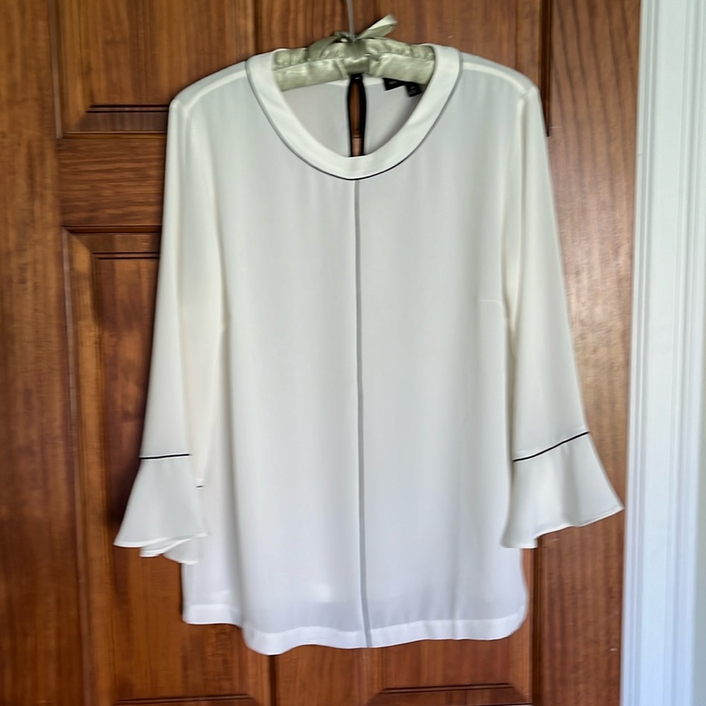 Women’s blouse by Banana Republic. Size M.